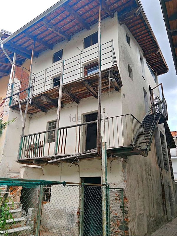 casa indipendente in vendita a Montalto Dora