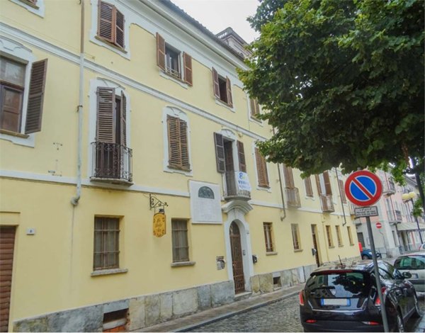 pentavano in vendita a Montanaro