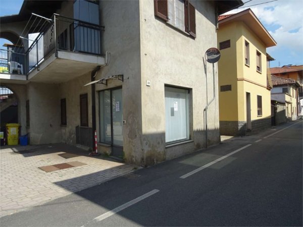 locale commerciale in vendita a Montanaro