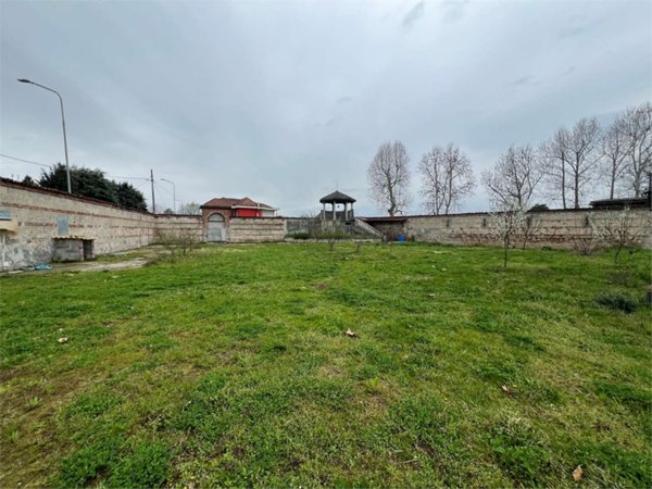 terreno edificabile in vendita a Montanaro