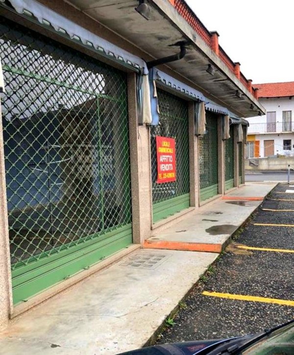 locale commerciale in vendita a Montanaro