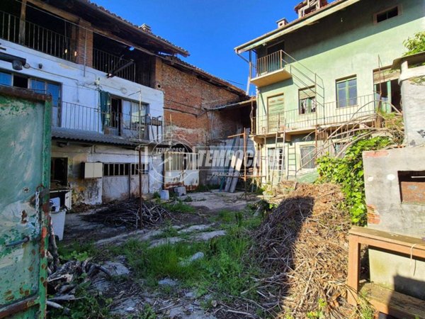 casale in vendita a Montanaro