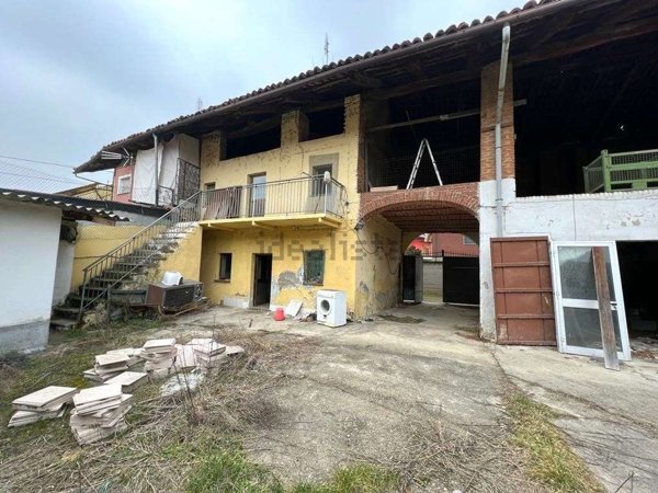 casale in vendita a Montanaro