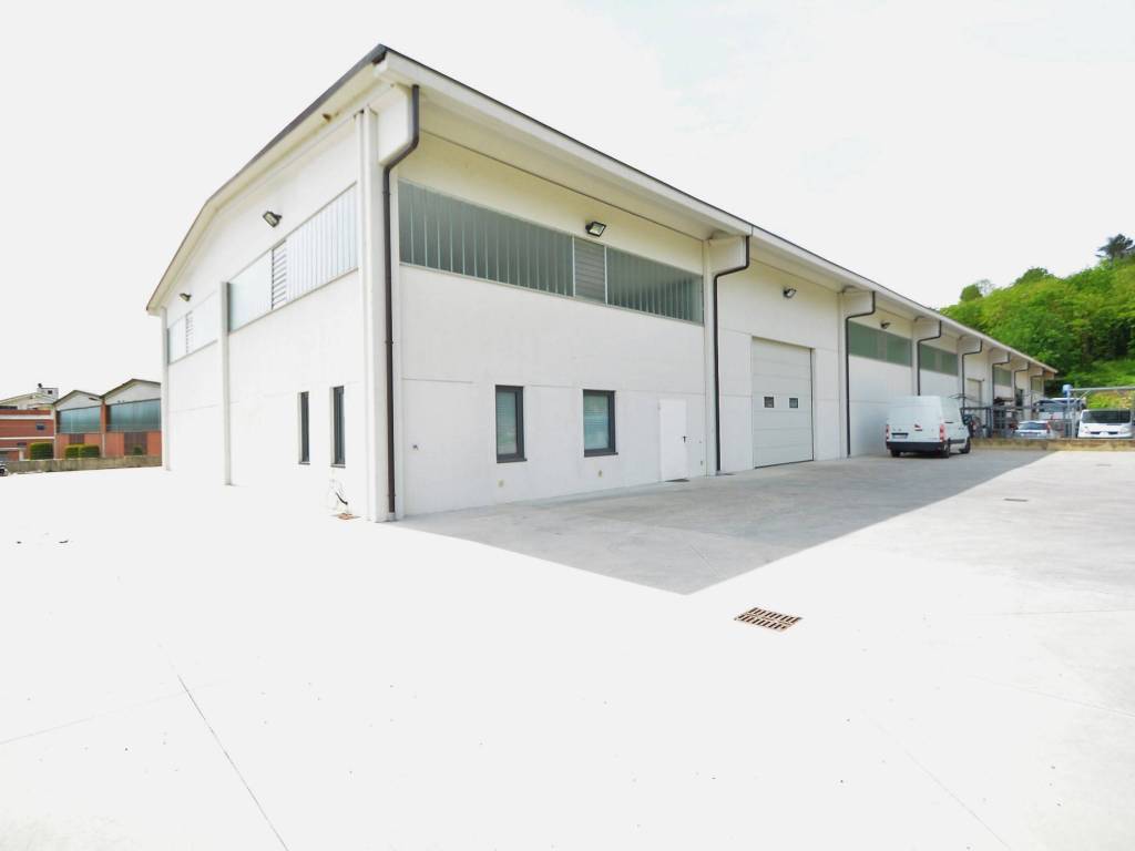 locale commerciale in vendita a Moriondo Torinese