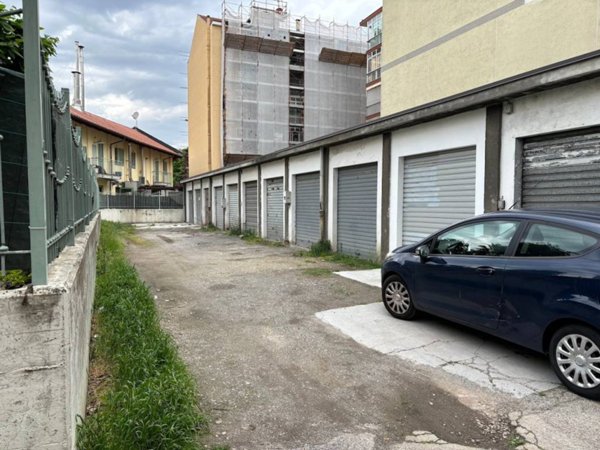 locale di sgombero in vendita a Nichelino