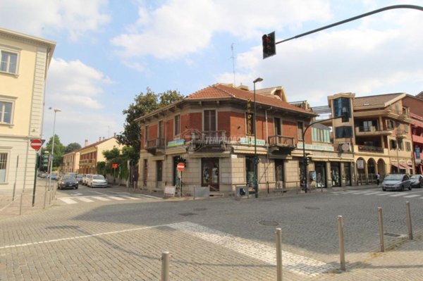 negozio in vendita a Nichelino