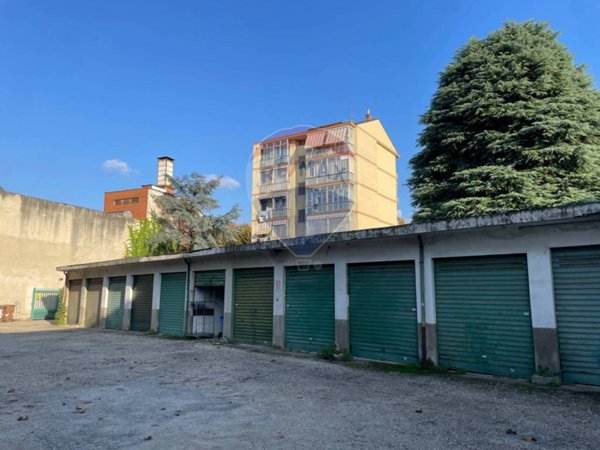 negozio in vendita a Nichelino