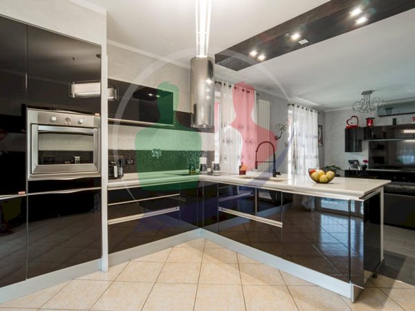 casa indipendente in vendita a Nichelino