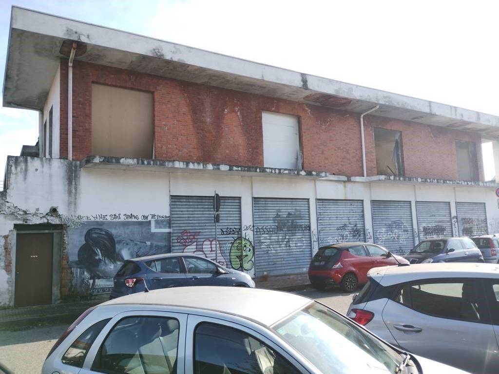 intera palazzina in vendita a Nichelino in zona Crociera