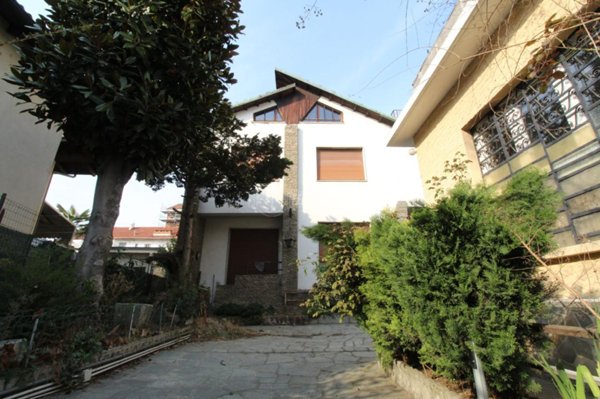 casa indipendente in vendita a Nichelino in zona Crociera