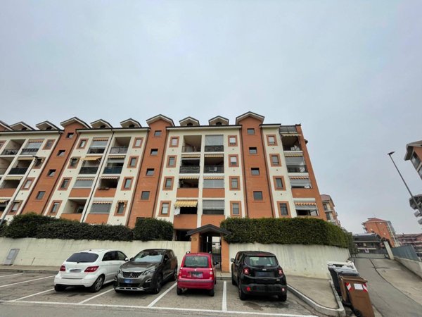 negozio in vendita a Nichelino