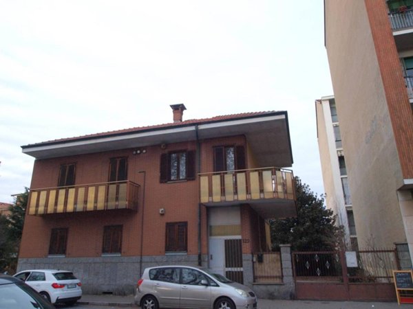 casa indipendente in vendita a Nichelino in zona Crociera