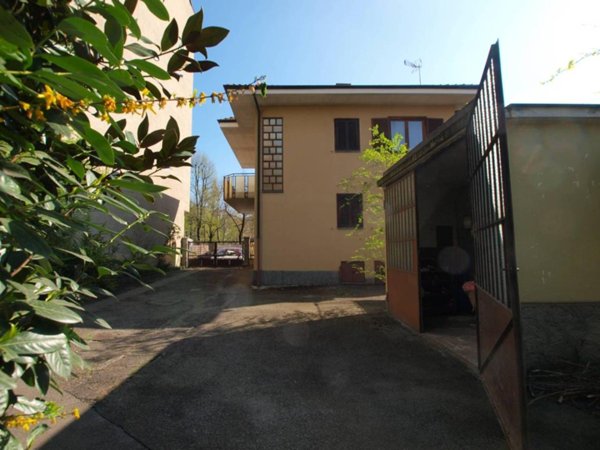 casa indipendente in vendita a Nichelino in zona Crociera
