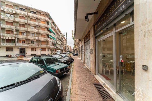 locale commerciale in vendita a Nichelino