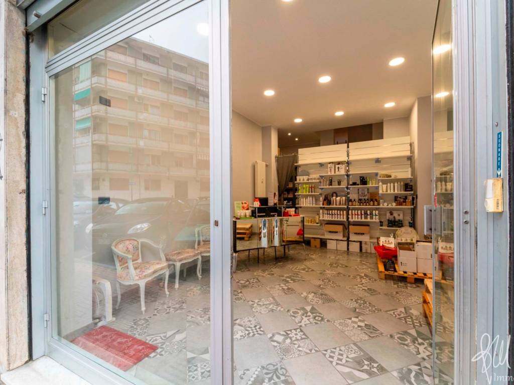 negozio in vendita a Nichelino