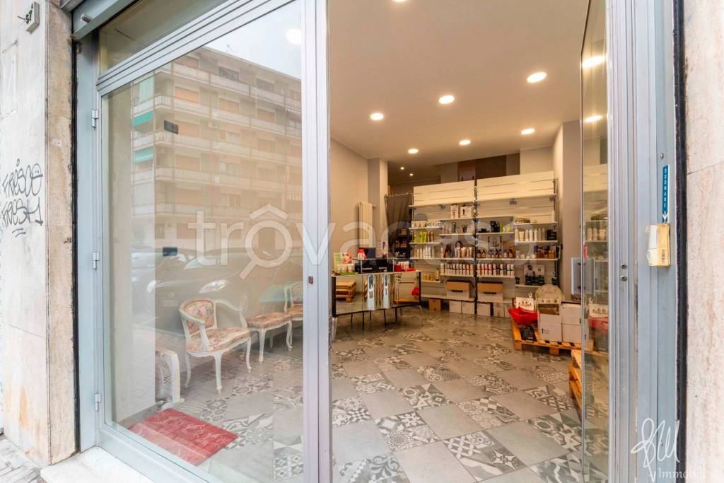 negozio in vendita a Nichelino