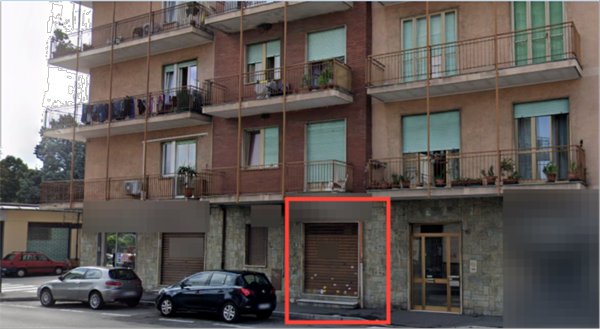 negozio in vendita a Nichelino in zona Crociera