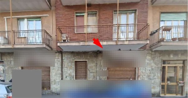 negozio in vendita a Nichelino in zona Crociera