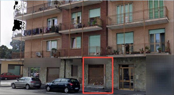 negozio in vendita a Nichelino in zona Crociera