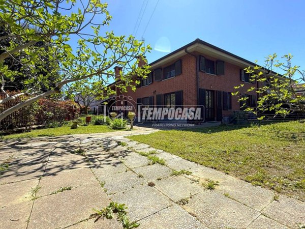 casa indipendente in vendita a Nichelino