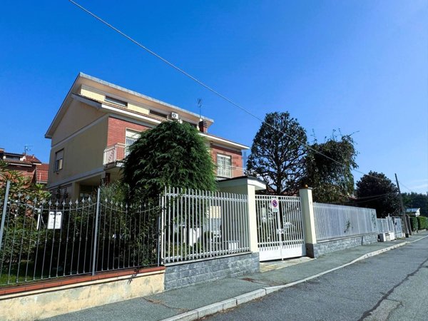 casa indipendente in vendita a Nichelino