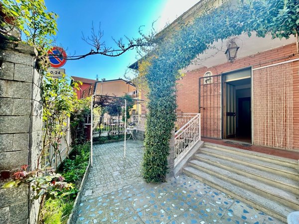 casa indipendente in vendita a Nichelino in zona Crociera