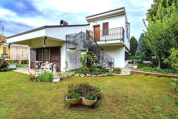 casa indipendente in vendita a Nichelino