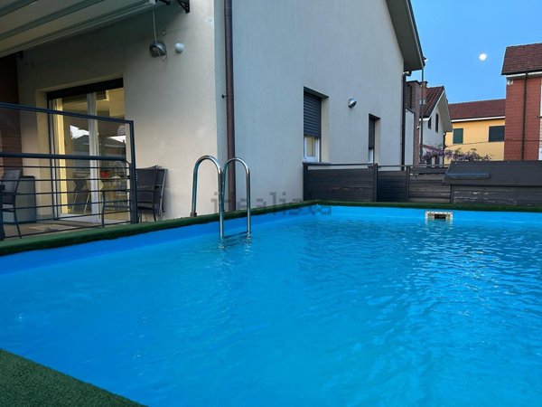 casa indipendente in vendita a Nichelino in zona Stupinigi