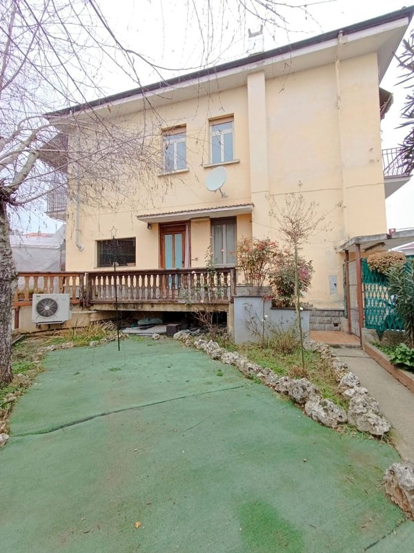 casa indipendente in vendita a Nichelino