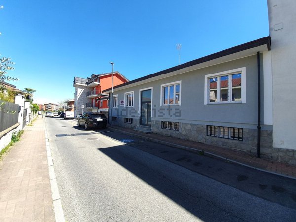 casa indipendente in vendita a Nichelino