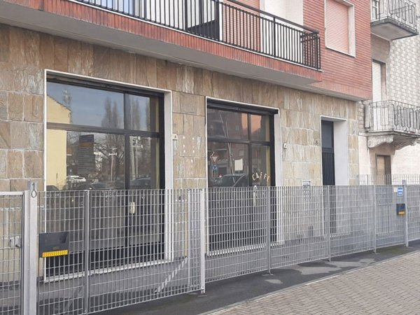 locale commerciale in vendita a Nichelino