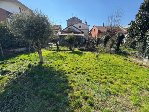 casa indipendente in vendita a Nichelino