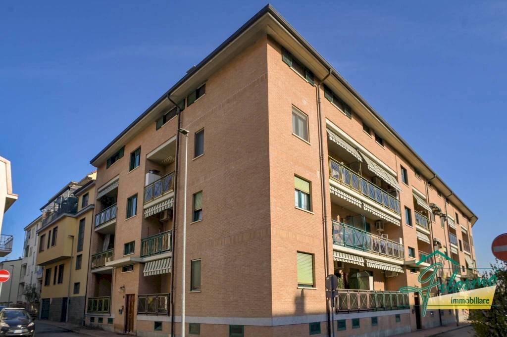 appartamento in vendita a Nichelino in zona Crociera