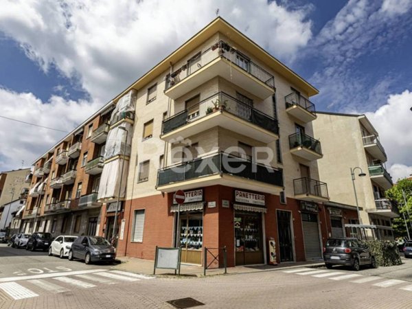 negozio in vendita a Nichelino