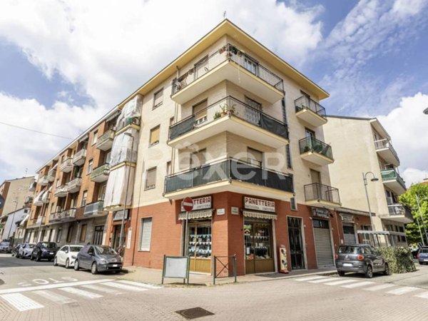 negozio in vendita a Nichelino