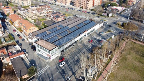 negozio in vendita a Nichelino in zona Crociera