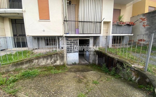 locale di sgombero in vendita a Nichelino in zona Crociera