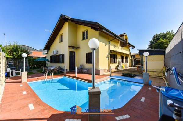 casa indipendente in vendita a Nichelino