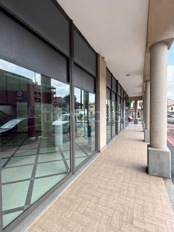 negozio in vendita a Nichelino