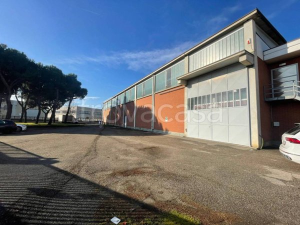 locale commerciale in vendita a Nichelino