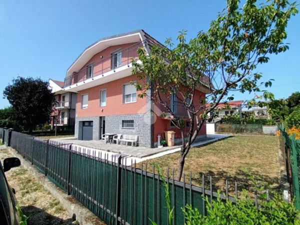 casa indipendente in vendita a Nichelino in zona Crociera