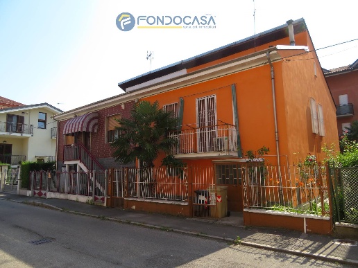 casa indipendente in vendita a Nichelino in zona Crociera