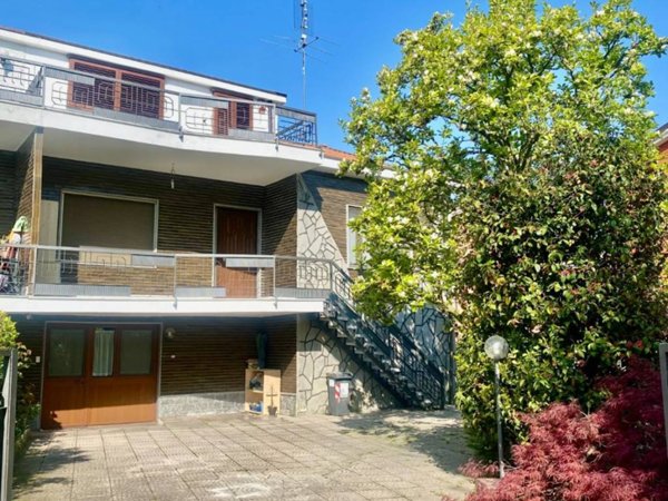 casa indipendente in vendita a Nichelino