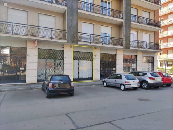 negozio in vendita a Nichelino