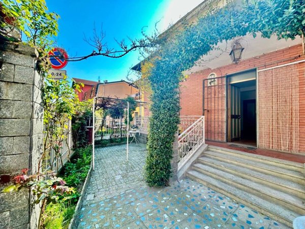 casa indipendente in vendita a Nichelino in zona Crociera