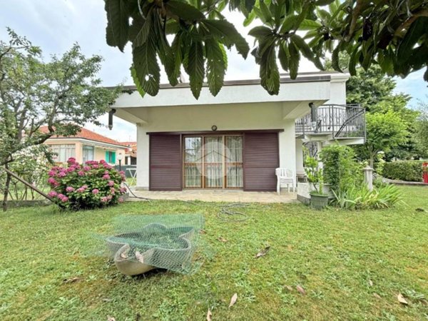 casa indipendente in vendita a Nichelino