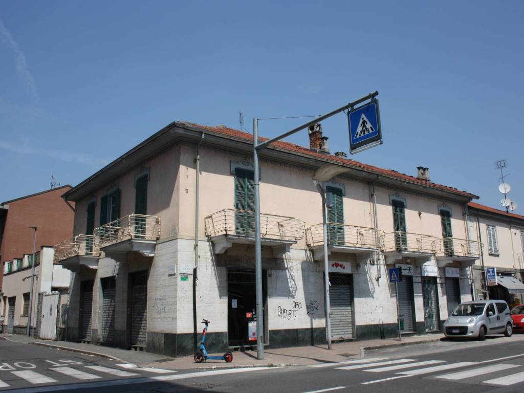 intera palazzina in vendita a Nichelino