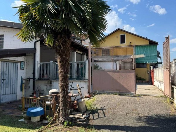 casa indipendente in vendita a Nichelino in zona Crociera