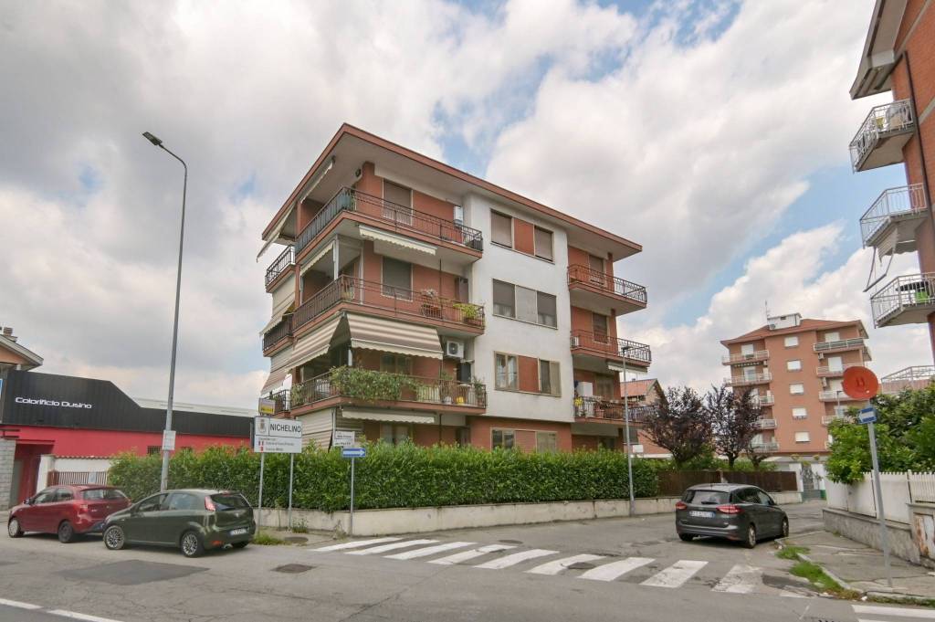appartamento in vendita a Nichelino in zona Crociera