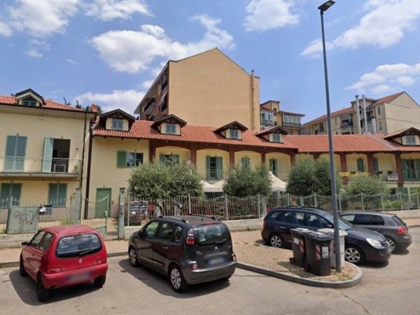locale commerciale in vendita a Nichelino